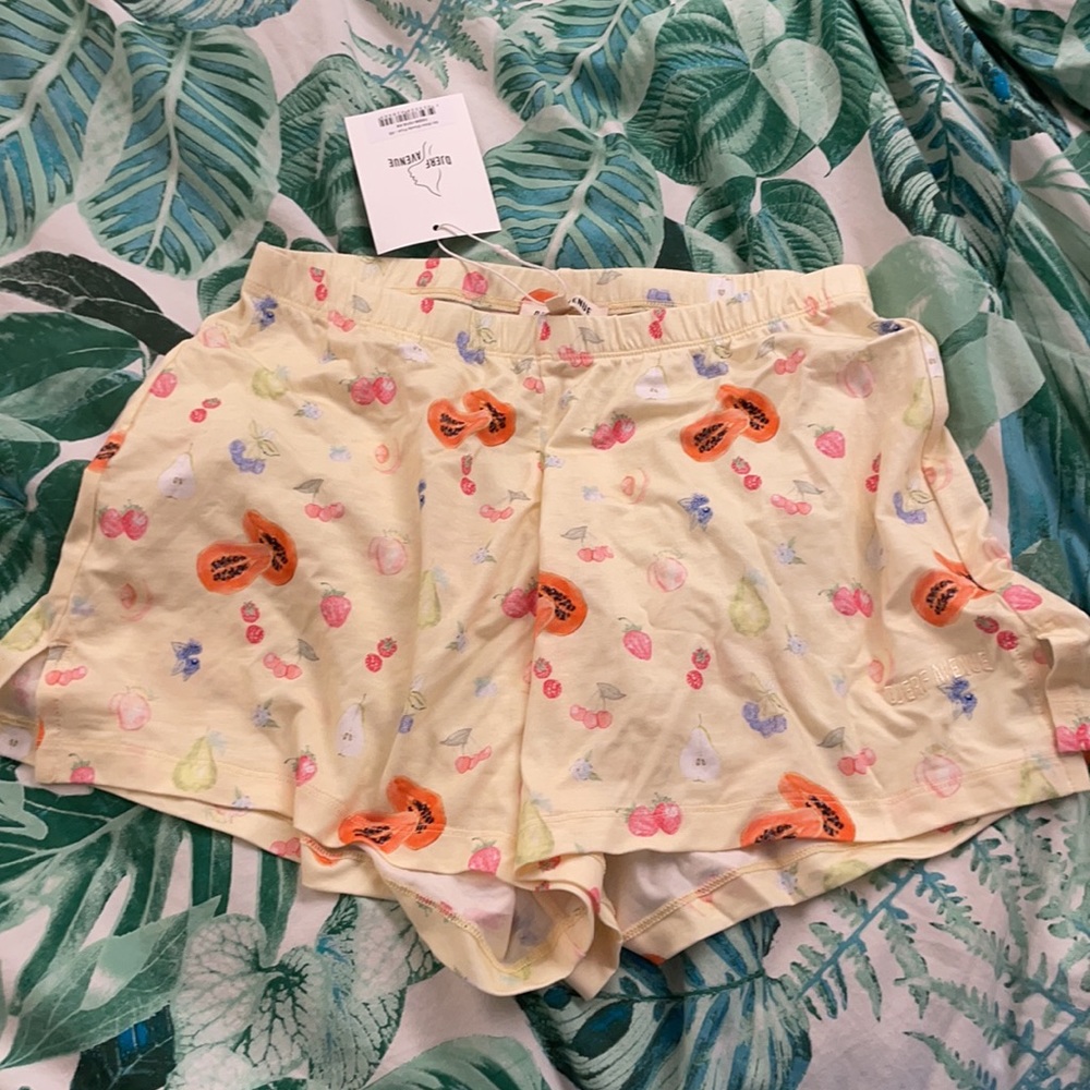 NWT Djerf avenue go slow shorts fruit xs - Picture 5 of 5